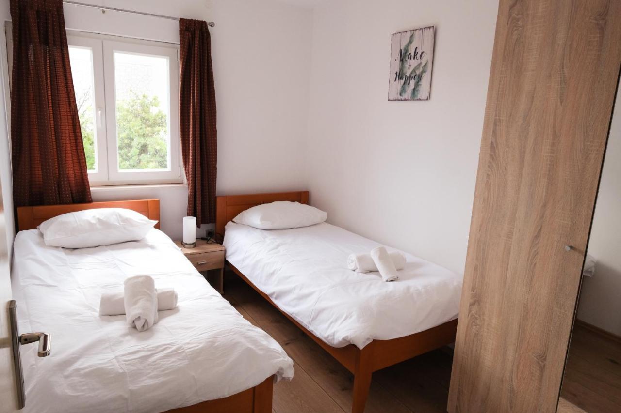 Apartment Nede Τρογκίρ Εξωτερικό φωτογραφία